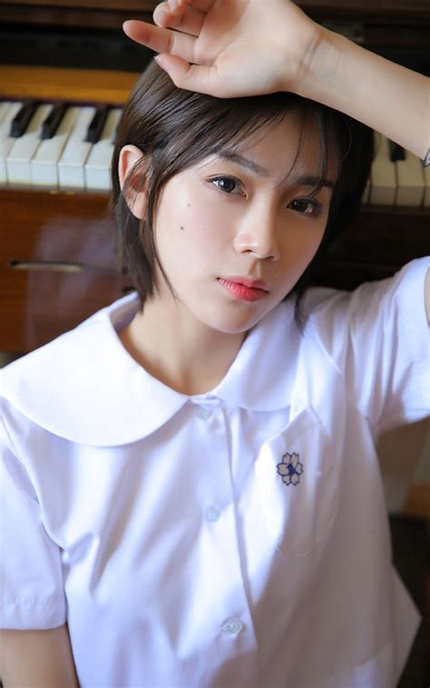 场均22+2断1.3帽创纪录：阿夫迪亚被球迷围堵拓媒：跻身联盟前25